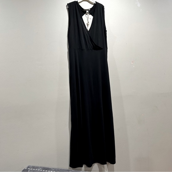 Moral Fiber Dresses & Skirts - Moral Fiber sleeveless v neck keyhole back maxi dress. Sz L